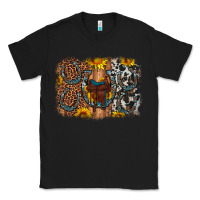 Black saddle sunflower horseshoe cowhide leopard background Classic Tee - Artiststas
