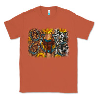 Copper saddle sunflower horseshoe cowhide leopard background Classic Tee - Artiststas