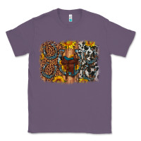 Lavender saddle sunflower horseshoe cowhide leopard background Classic Tee - Artiststas
