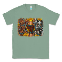 Sage saddle sunflower horseshoe cowhide leopard background Classic Tee - Artiststas