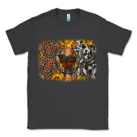 Smoke saddle sunflower horseshoe cowhide leopard background Classic Tee - Artiststas