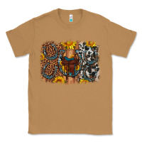 Toasted Coconut saddle sunflower horseshoe cowhide leopard background Classic Tee - Artiststas