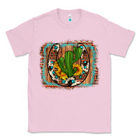 Bubblegum Pink cactus sunflower cowhide horseshoe  background Classic Tee - Artiststas