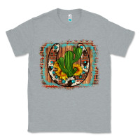 Heather Grey cactus sunflower cowhide horseshoe  background Classic Tee - Artiststas