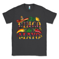 Smoke cinco de mayo with pepper and sombrero Classic Tee - Artiststas
