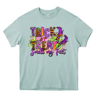Arona Trick or treat smell my feet Heavy Core Tee - RanaPortraitStore