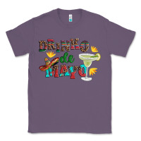 Lavender drinko de mayo with margarita and  sombrero Classic Tee - Artiststas