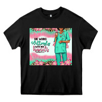 Black she works willingly with her hands afro nurse Heavy Core Tee - RanaPortraitStore