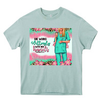Arona she works willingly with her hands blonde nurse Heavy Core Tee - RanaPortraitStore