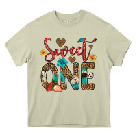 Mossy sweet one strawberry Heavy Core Tee - Artiststas