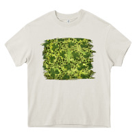 Cream st patricks day shamrock leopard background Heavy Core Tee - RanaPortraitStore