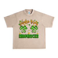 French Oak shake your shamrocks Urban Heavy Tee - Artiststas