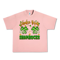 Salmon shake your shamrocks Urban Heavy Tee - Artiststas