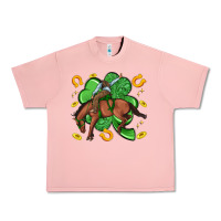 Salmon cowboy with shamrock Urban Heavy Tee - Artiststas