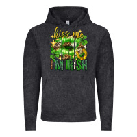 Vintage Black Kiss me im irish st.patricks day lips st.patricks Vintage Hoodie - Neo Western