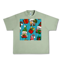 Oil Green christmas gnomes and gift box seamless pattern Urban Heavy Tee - BundleAndBundleShop