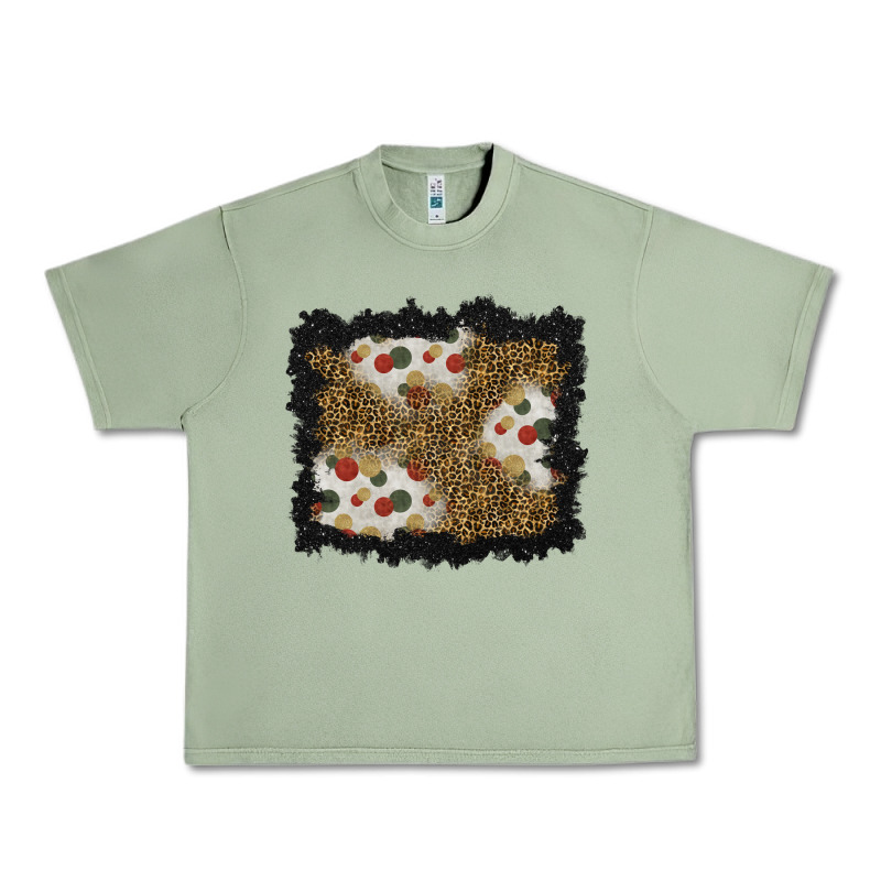 Christmas Mistletoe Background Urban Heavy Tee by BundleAndBundleShop | Teevron