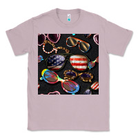 Lilac 4th of july glasses  seamless pattern Classic Tee - BundleAndBundleShop