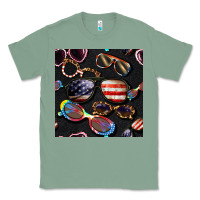 Sage 4th of july glasses  seamless pattern Classic Tee - BundleAndBundleShop
