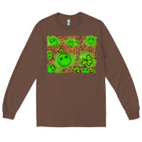 Chestnut shamrock glitter leopard and wood background Long Sleeve Tee - Artiststas