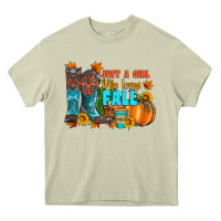 Mossy jusa a girl who loves fall Heavy Core Tee - Artiststas