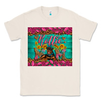 Natural Rottie mom with roses Classic Tee - Artiststas