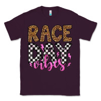 Plum race day vibes Classic Tee - Artiststas