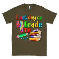 Army Green last day of fourth grade Classic Tee - Artiststas