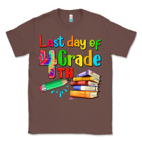 Chestnut last day of fourth grade Classic Tee - Artiststas