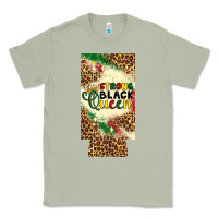 Matcha strong black queen 12 oz can cooler (slim) Classic Tee - Artiststas