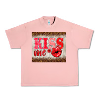Valentine's Day Kiss Me Urban Heavy Tee | Teevron