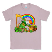 Lilac st patricks day  rainbow shamrocks Classic Tee - AdoDesignShop