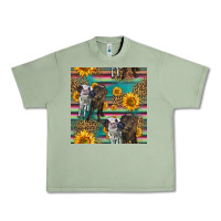 Oil Green two cute heifers seamless pattern Urban Heavy Tee - HRA Design Shop
