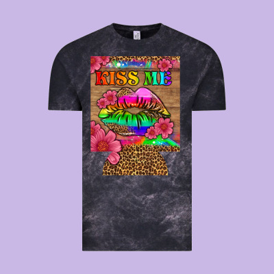 Lgbtq Kiss Me  Can Cooler Vintage Tee Designed By Hra Design Shop