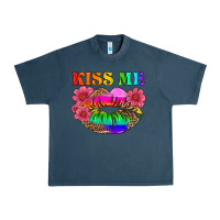 Midnight Navy lgbtq kiss me Urban Heavy Tee - HRA Design Shop