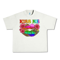 Pistachio lgbtq kiss me Urban Heavy Tee - HRA Design Shop
