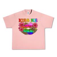 Salmon lgbtq kiss me Urban Heavy Tee - HRA Design Shop