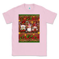 Bubblegum Pink christmas gnomes Classic Tee - Artiststas
