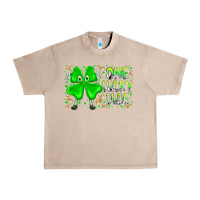 French Oak one lucky dude Urban Heavy Tee - RacoonDesign