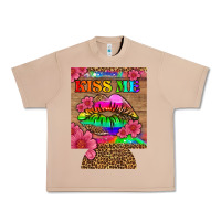 Burro lgbtq kiss me  can cooler Urban Heavy Tee - HRA Design Shop