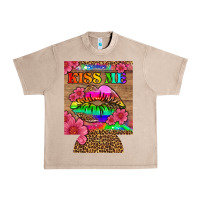 French Oak lgbtq kiss me  can cooler Urban Heavy Tee - HRA Design Shop