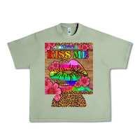 Oil Green lgbtq kiss me  can cooler Urban Heavy Tee - HRA Design Shop
