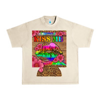 Sandshell lgbtq kiss me  can cooler Urban Heavy Tee - HRA Design Shop