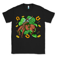 Black cowboy with shamrock Classic Tee - Artiststas