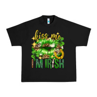 Black Kiss me im irish st.patricks day lips st.patricks Urban Heavy Tee - Neo Western