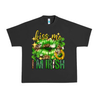 Pigment Black Kiss me im irish st.patricks day lips st.patricks Urban Heavy Tee - Neo Western