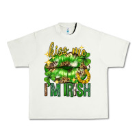 Pistachio Kiss me im irish st.patricks day lips st.patricks Urban Heavy Tee - Neo Western