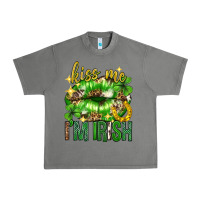 Tornado Kiss me im irish st.patricks day lips st.patricks Urban Heavy Tee - Neo Western