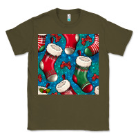 Army Green christmas socks seamless pattern Classic Tee - BundleAndBundleShop