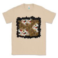 Mushroom christmas mistletoe background Classic Tee - BundleAndBundleShop